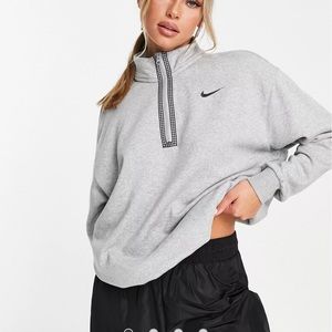 NIKE Half Zip Sweater